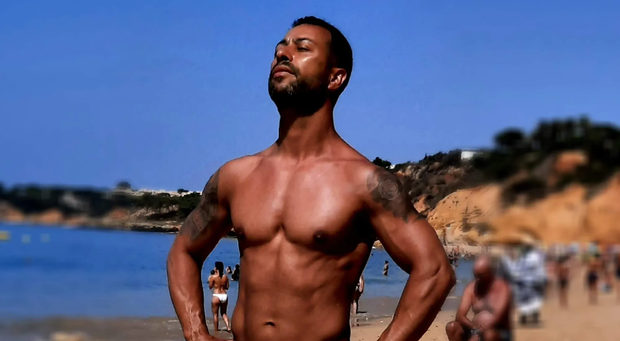 Carlos Miguel Branco na praia