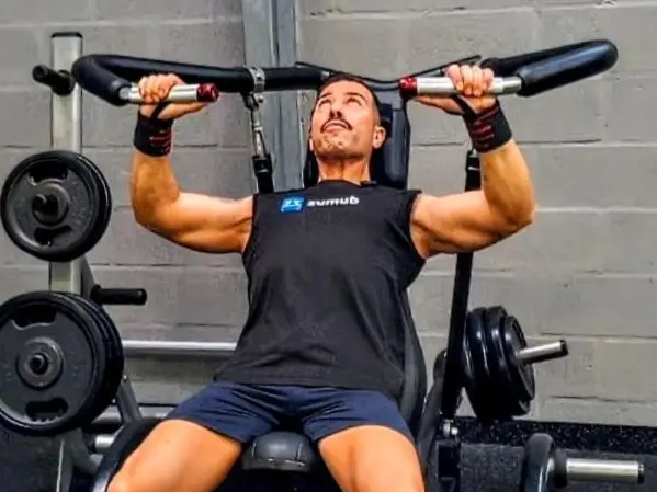 Dicas de treino para ganhar massa aos 40 anos.